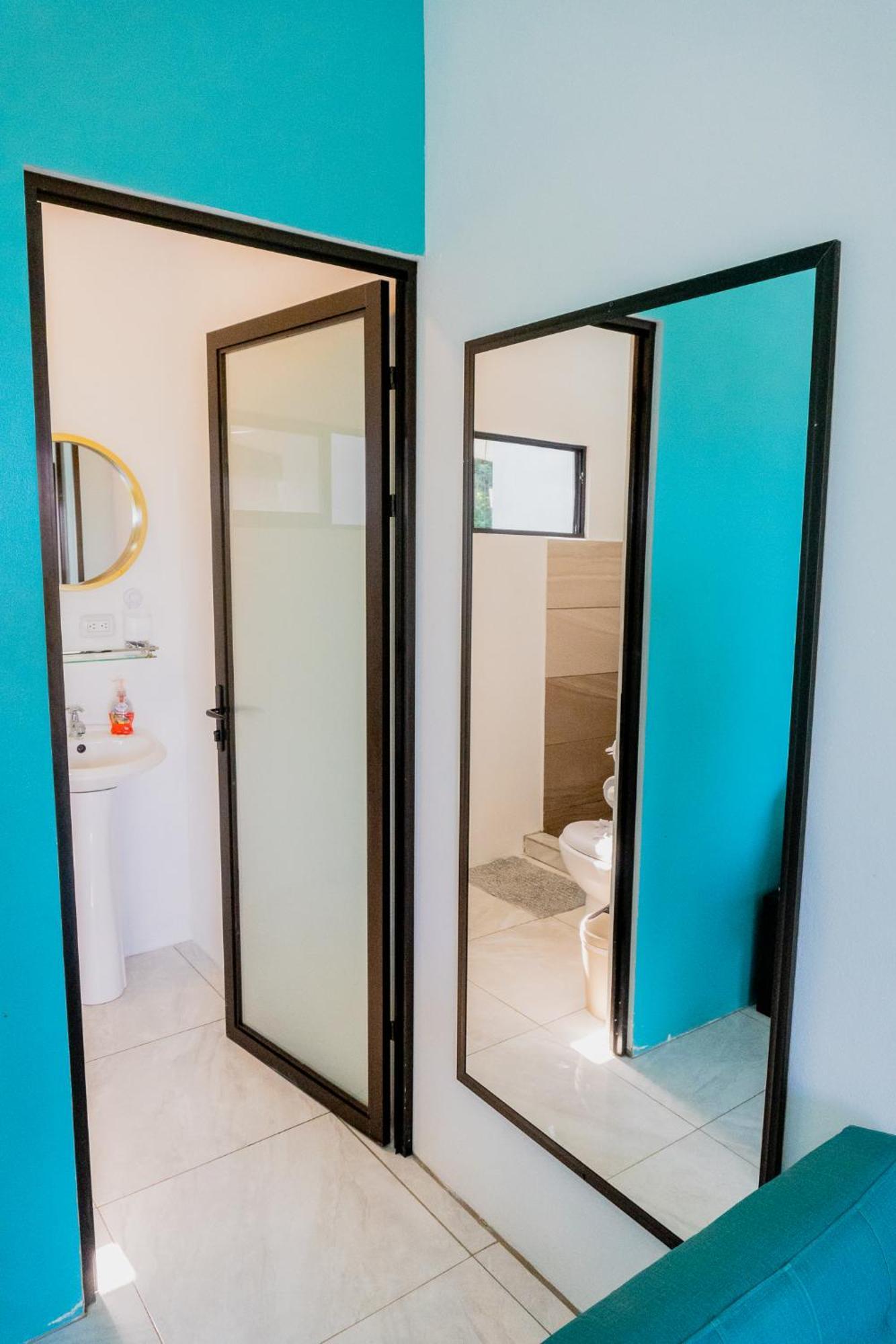 Ocean'S Breeze Apartment And Rooms Puerto Viejo de Talamanca Экстерьер фото