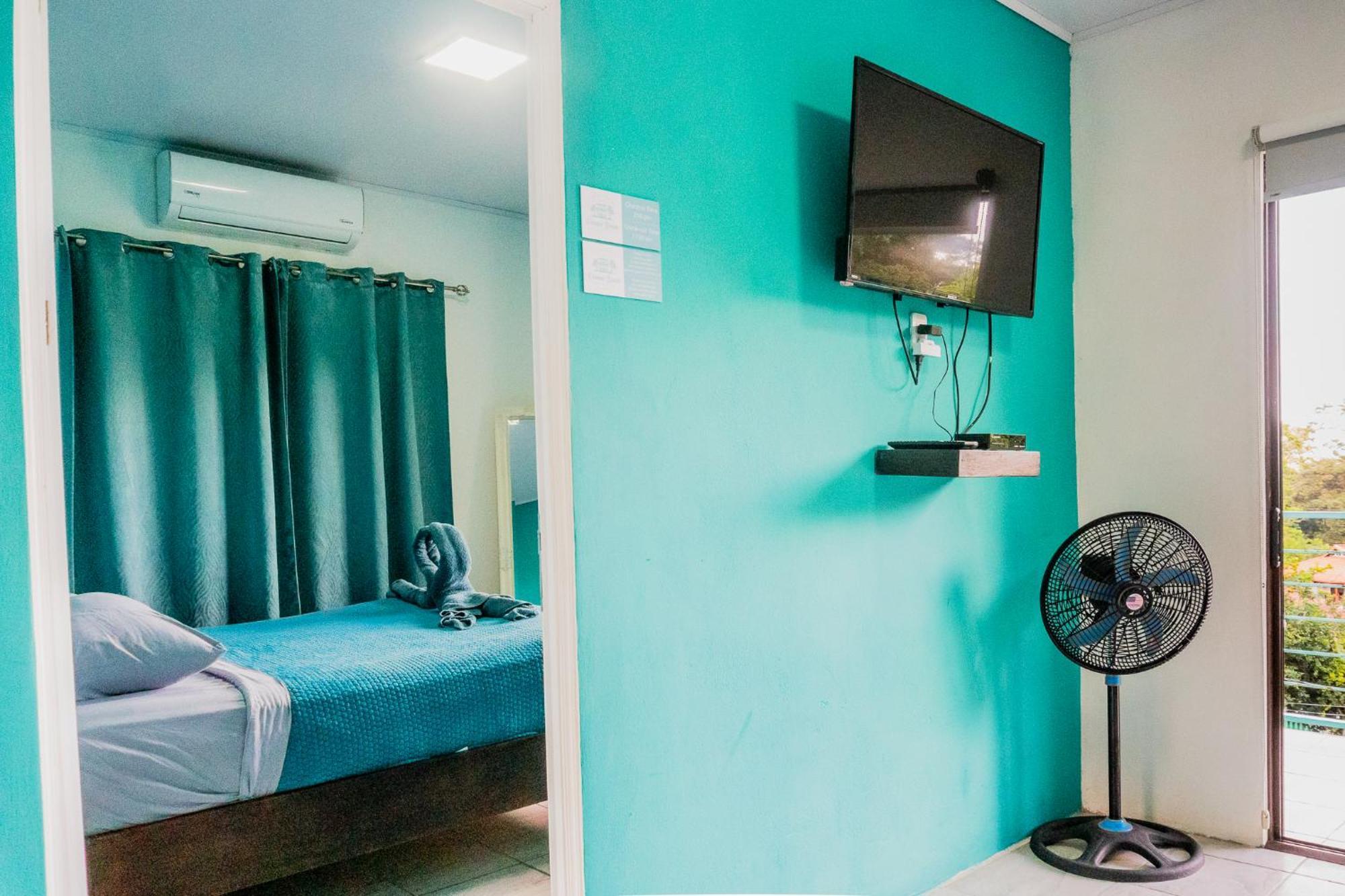Ocean'S Breeze Apartment And Rooms Puerto Viejo de Talamanca Экстерьер фото