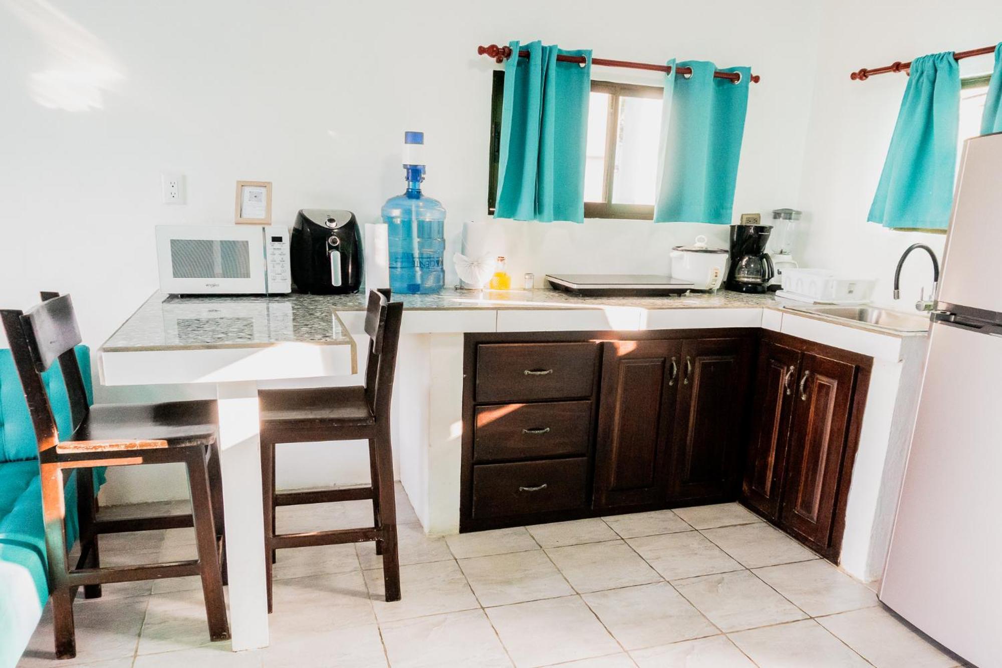 Ocean'S Breeze Apartment And Rooms Puerto Viejo de Talamanca Экстерьер фото